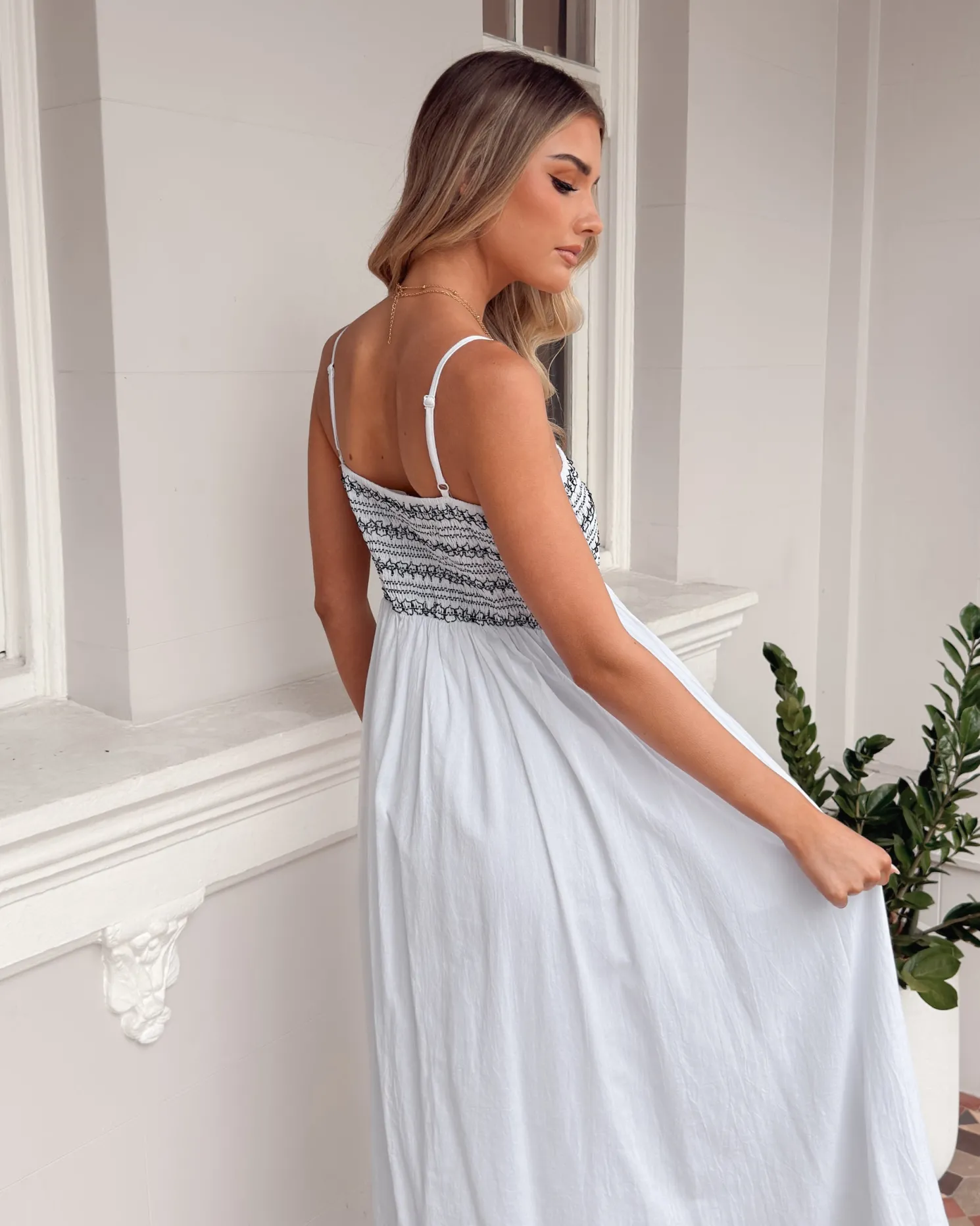 Ilyndra Dress - White Multi