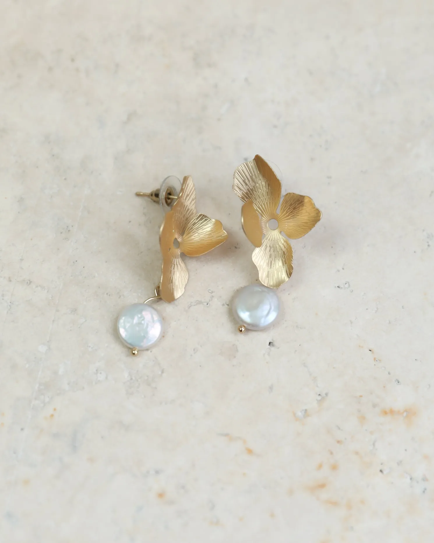 Navina Earrings - Gold