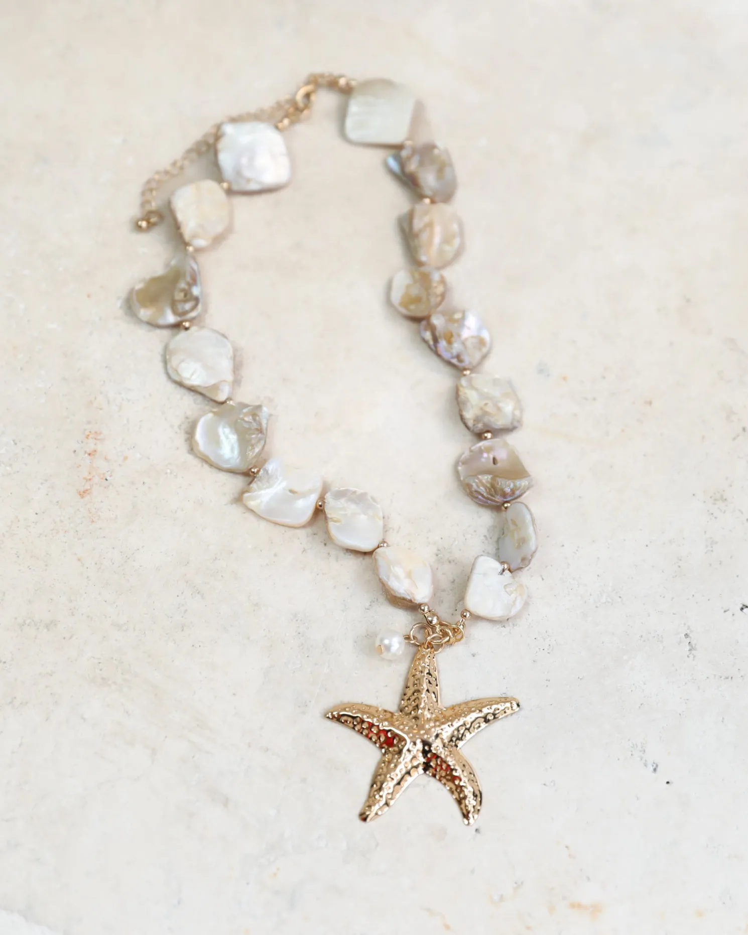 Weslyn Shell Necklace - Gold